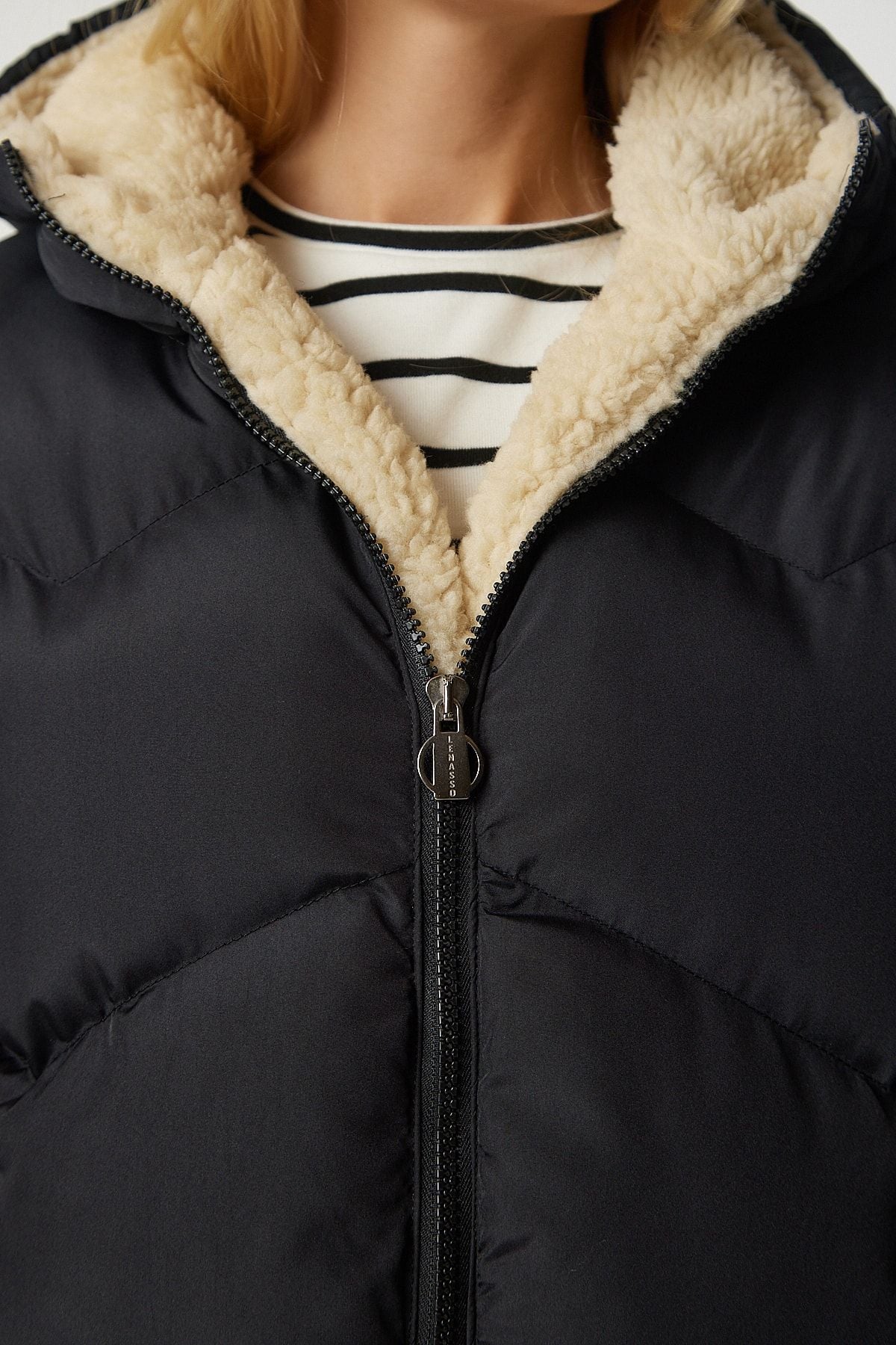 Female black hooded swelling coat vp00006