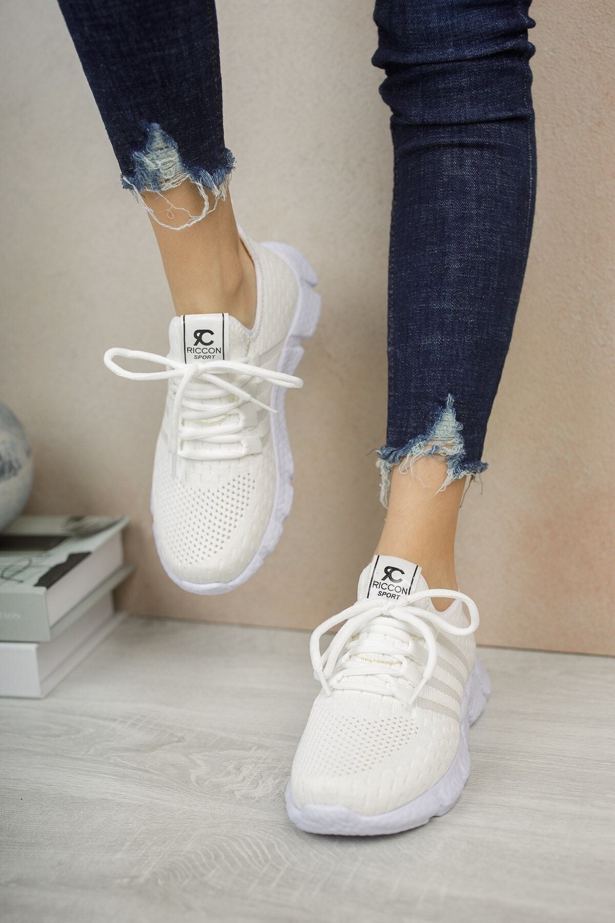 White White Unisex Sneaker 0012370