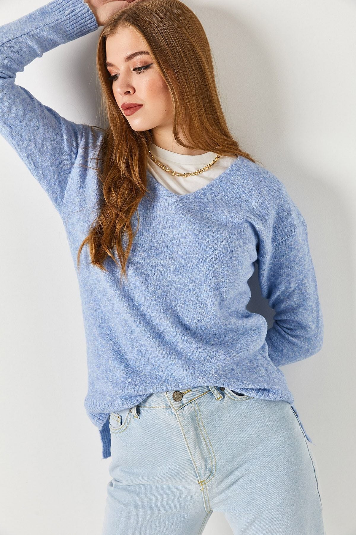 Women's Baby Blue Slit V-Neck Short at the Front Long at the Back Sweater ARM-22K012024