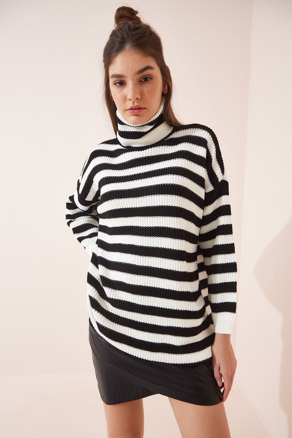 Woman Ecru Black Striped Oversize Long Triko Kazakh YY00093