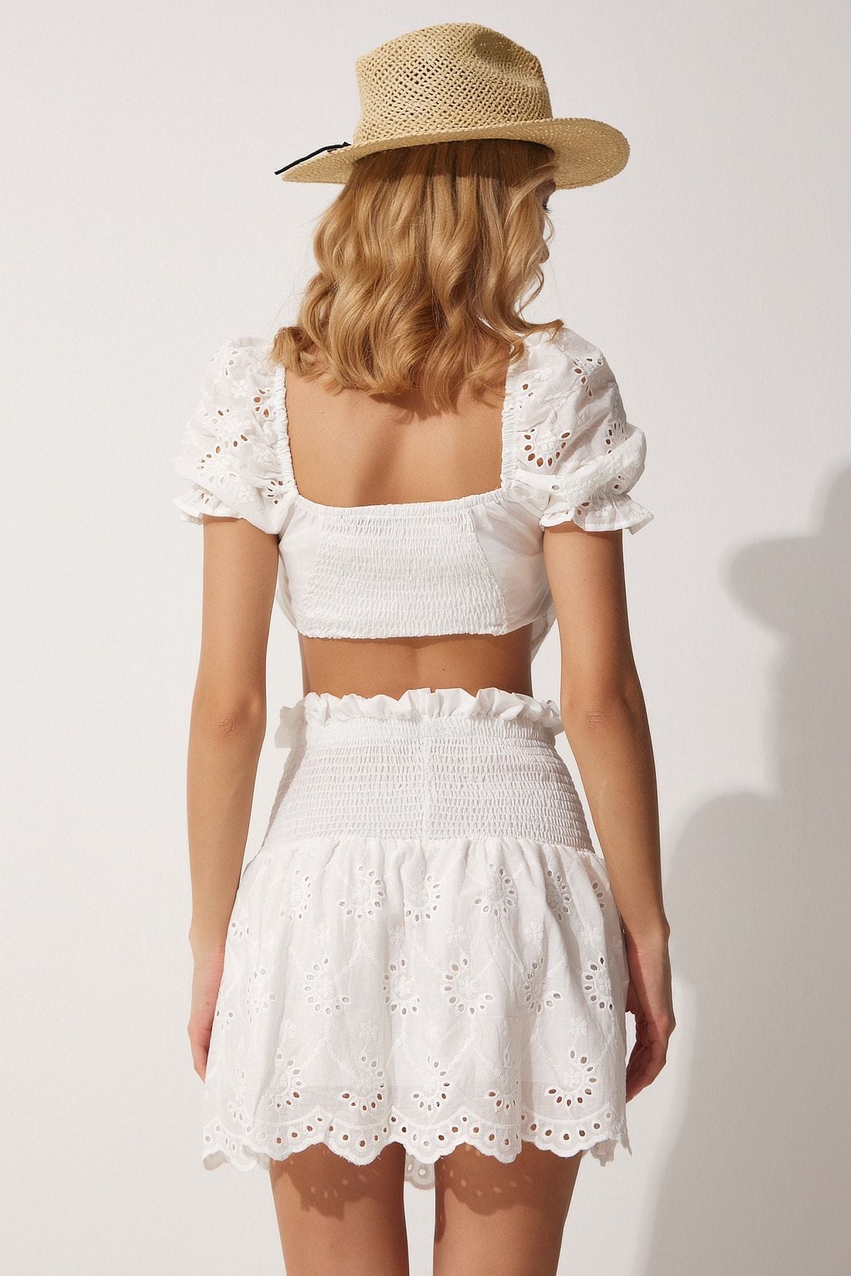 Women's White Fisto Crop Mini Skirt Set HF00424