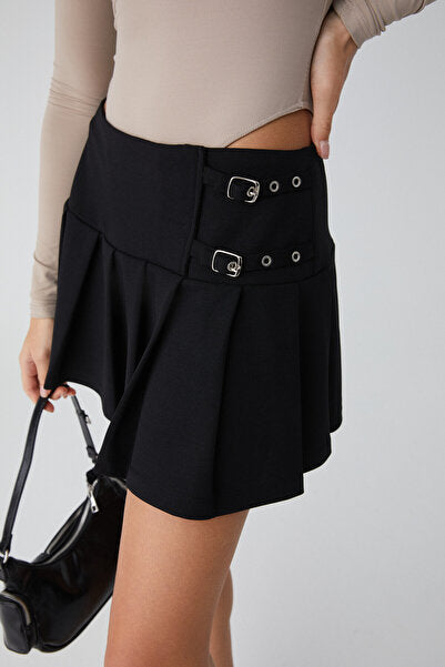 Leary Women's High Waist Interlock Belt Buckle Pleated Black Mini Skirt