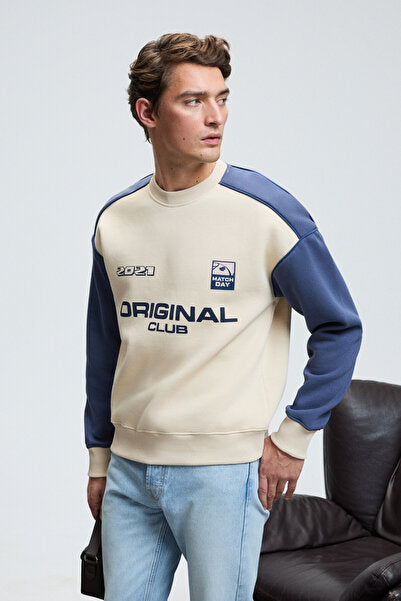 MONTY Men's Round Neck Printed Shoulders Green Color Relaxed Fit Beige Sweatshirt