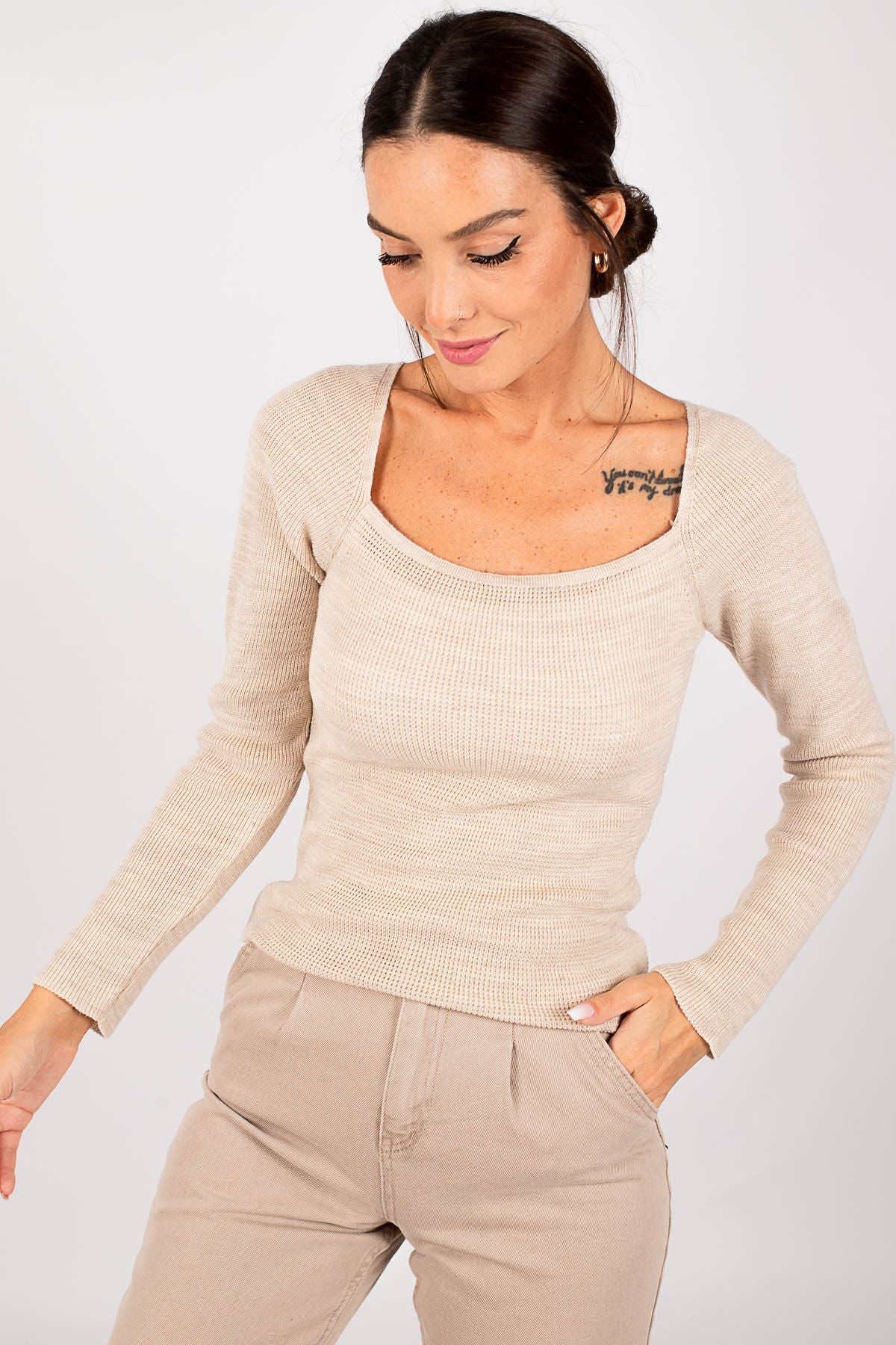 Women's Beige Square Collar Knitwear Sweater Arm-22Y012005