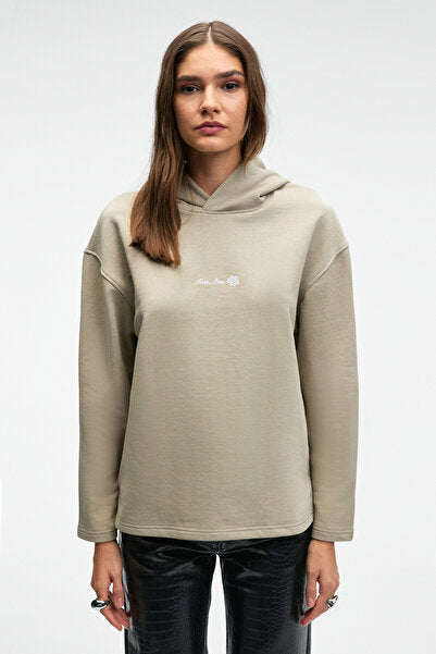 CAMELLIA Women's Front Embroidered Hem Slit Hooded Comfort Fit Stone Color Sweatshirt