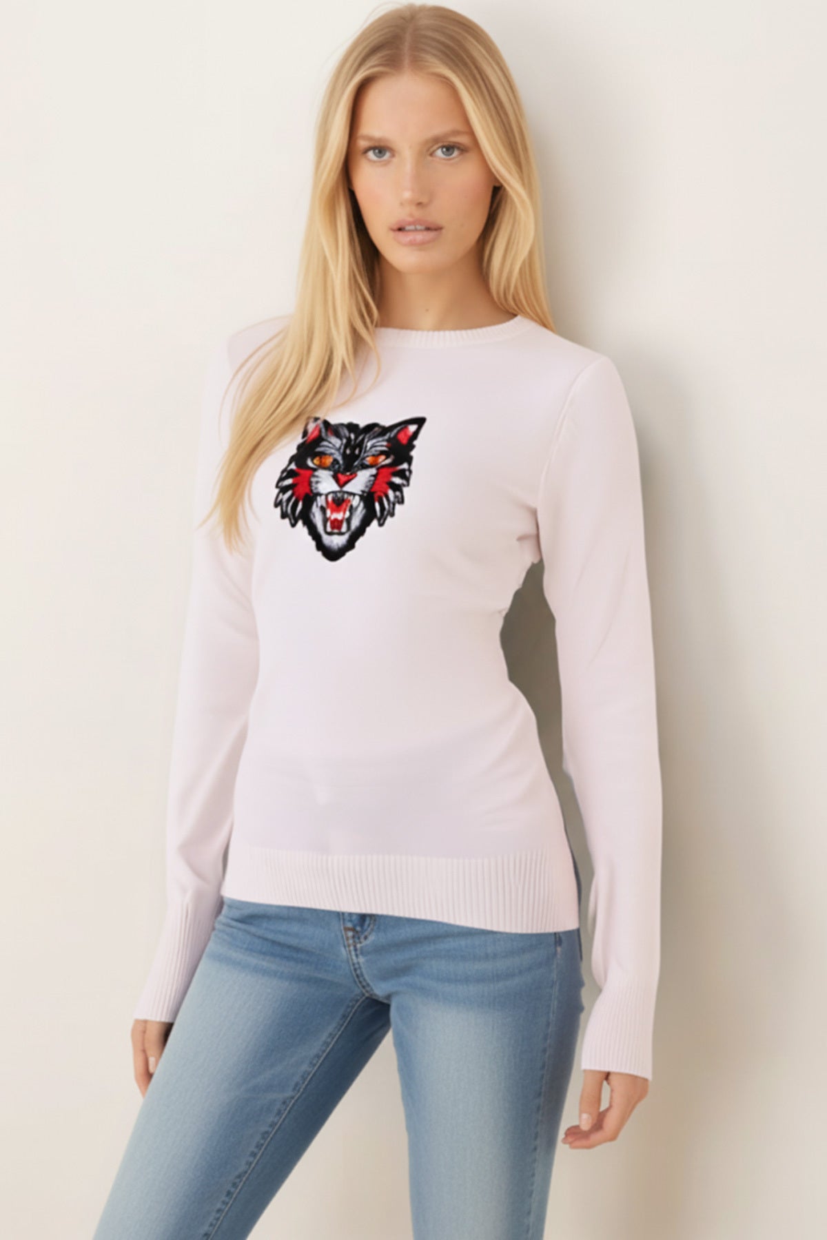 Women's Ecru Crew Neck Appliqued Sweater ARM-26K136002