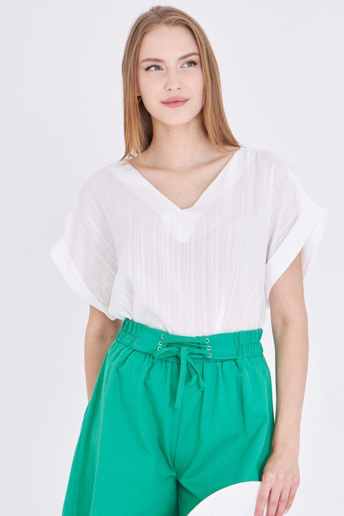 Women's White V-neck Slits on the Sides and Long Back with Double Sleeve Detail Oversize Blouse ARM-24Y001074