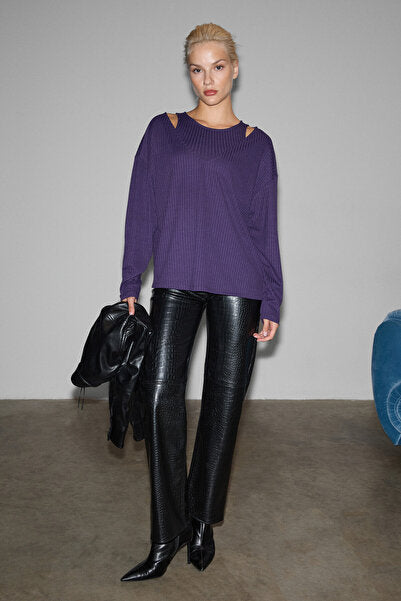 ZARREUS Women's Off-the-Shoulder Purple Blouse with Flexible Fabric and Comfortable Fit