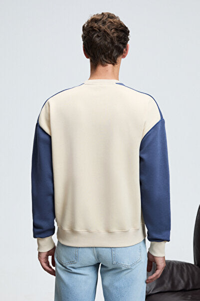 MONTY Men's Round Neck Printed Shoulders Green Color Relaxed Fit Beige Sweatshirt