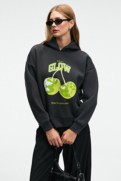 YANMESA Women's Oversize Print and Embroidery Detailed Long Sleeve Hooded Dark Anthracite Sweatshirt