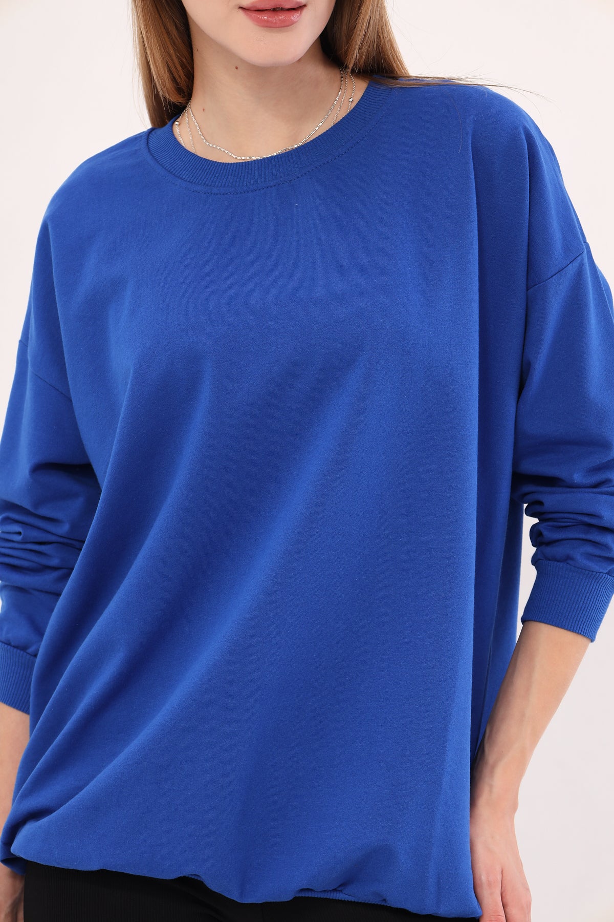 Women's Saks Round Collar Oversize Sweatshirt ARM-22K024027