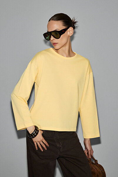 BASIL Women's Oversize 100% Organic Cotton Knitted Long Sleeve Yellow T-Shirt