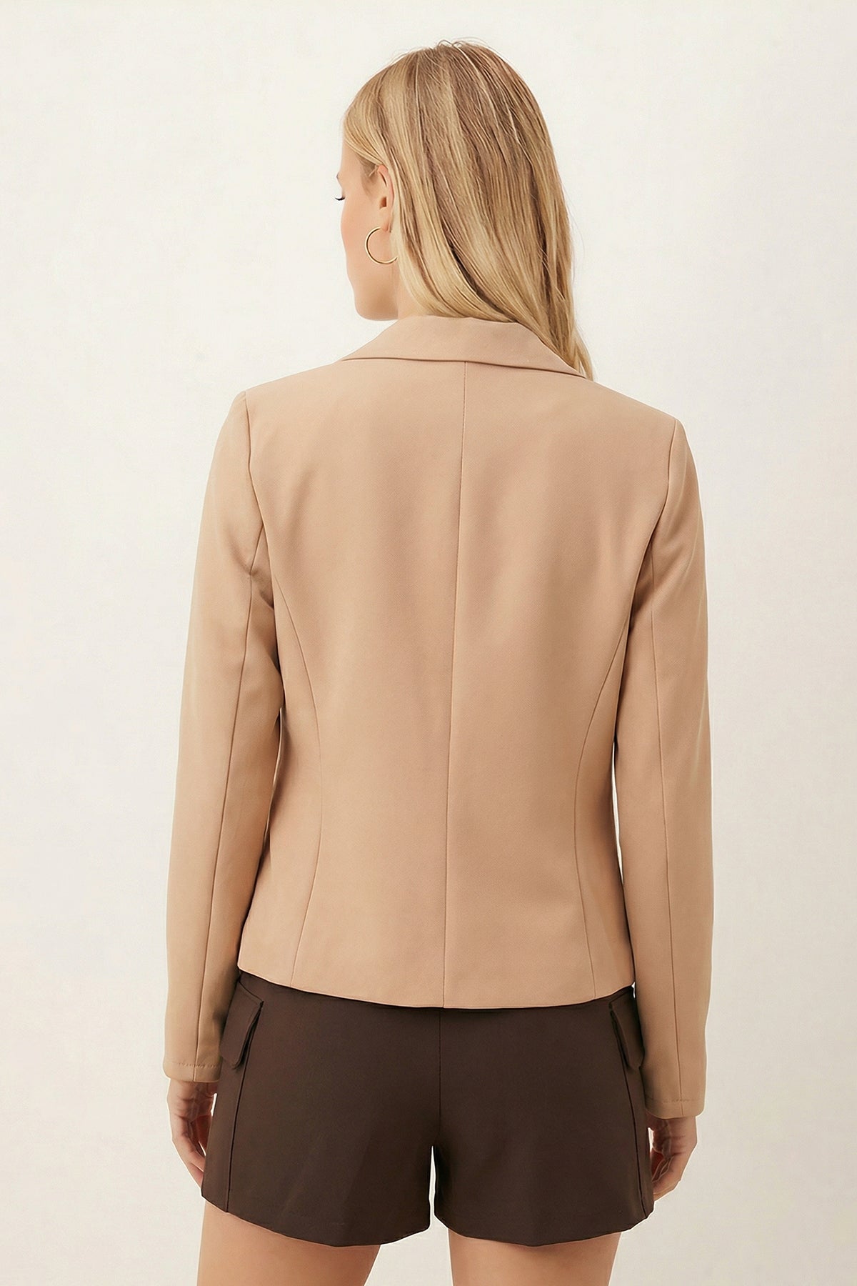 Women's Beige Men's Collar Square Pocket Crop Jacket ARM-26K001026