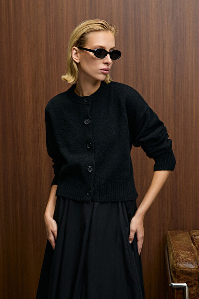 PUREZA Women's Round Collar Long Sleeve Buttoned Soft Textured Regular Fit Knitwear Black Sweater